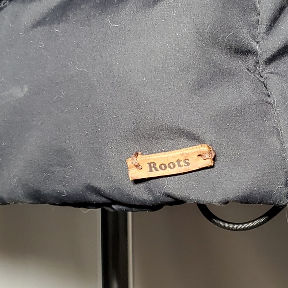 Roots Womans Down Vest - Picture 4 of 5